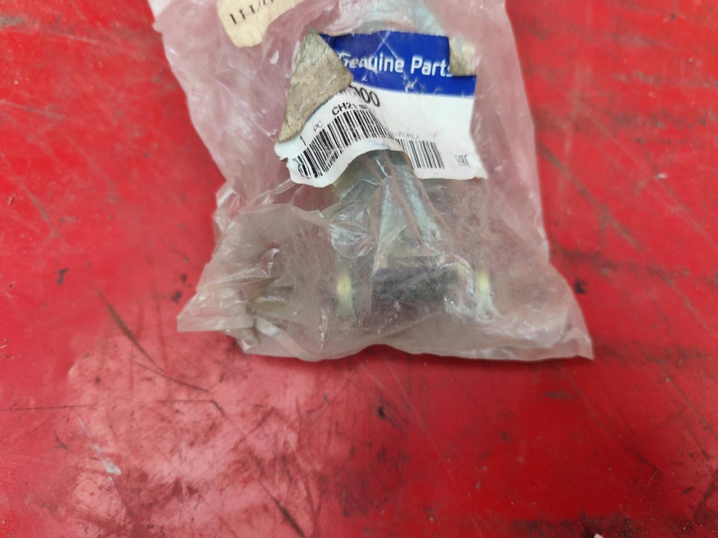 Петля двери