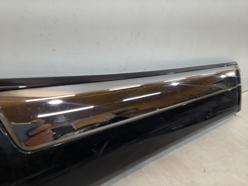 Накладка двери задней правой