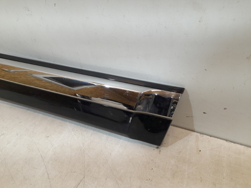 Накладка двери задней правой