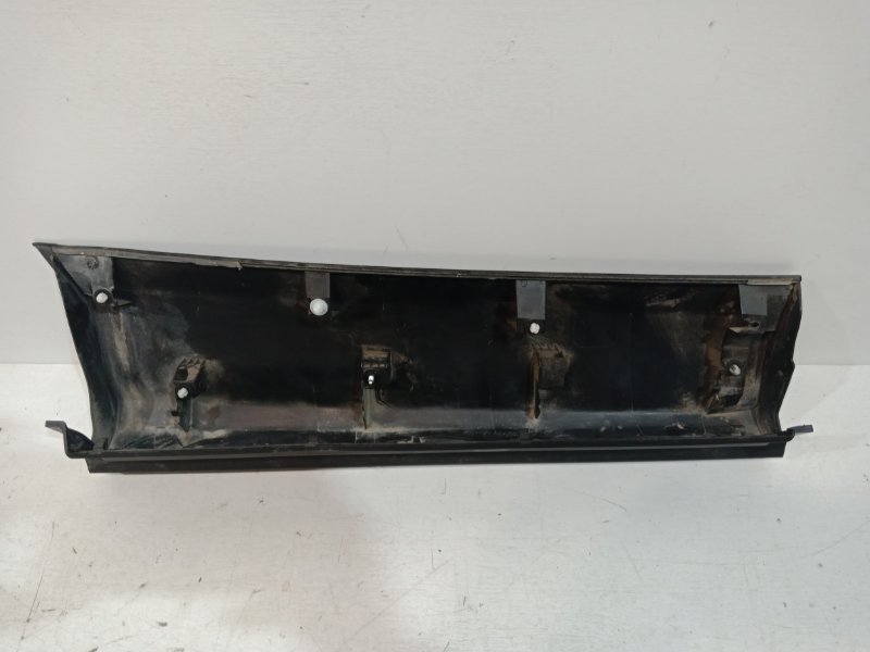 Накладка двери задней левой