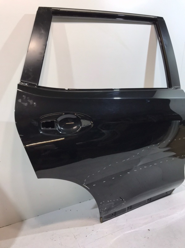 Дверь задняя правая