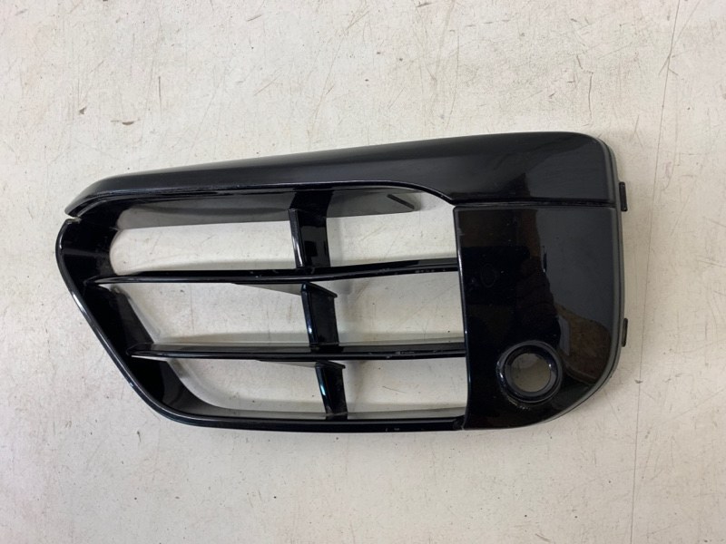 Решетка в бампер левая