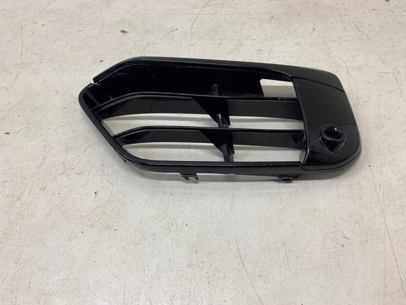 Решетка в бампер левая