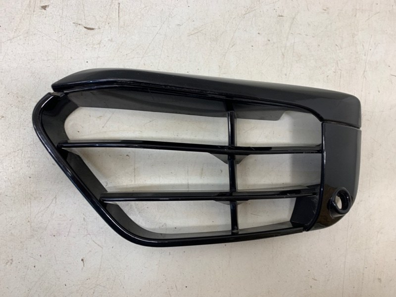 Решетка в бампер левая