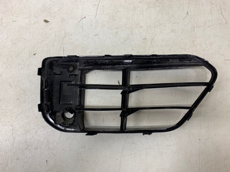 Решетка в бампер левая