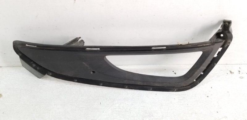 Рамка противотуманной фары правой