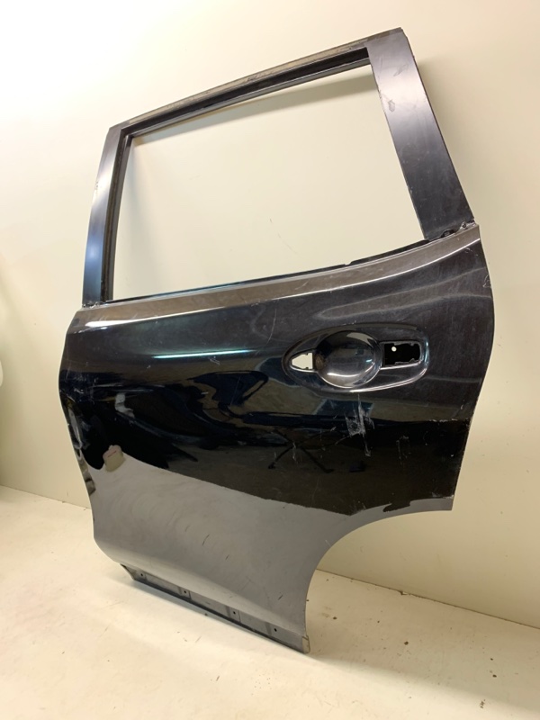 Дверь задняя левая