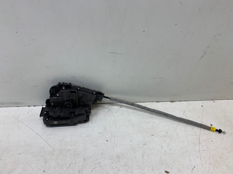 Замок двери задней правой