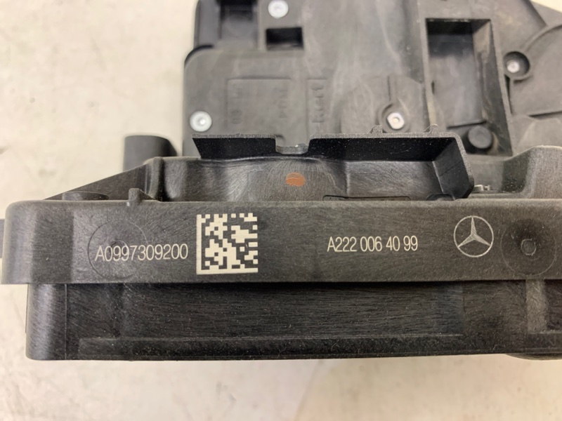 Замок двери задней правой