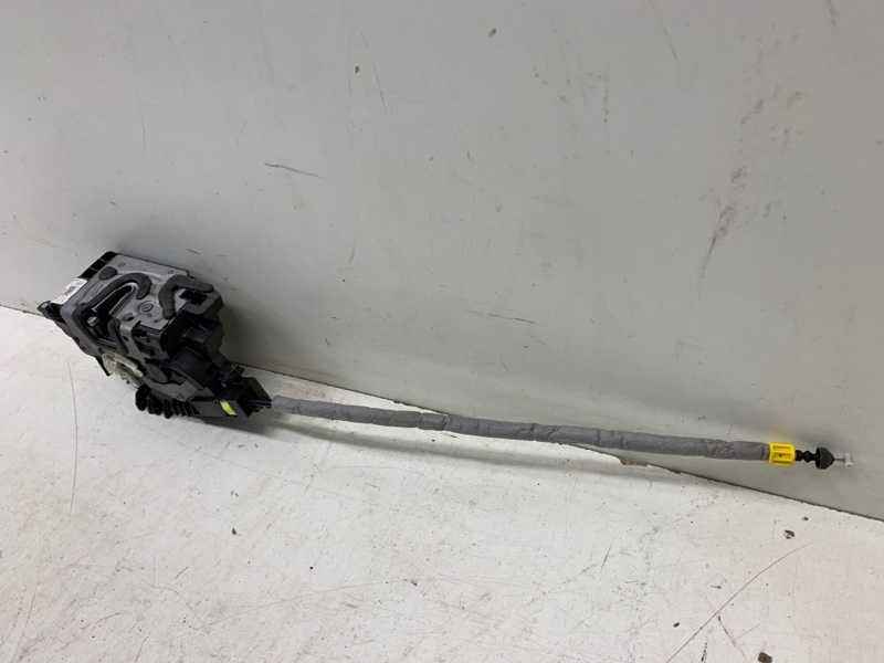 Замок двери задней правой