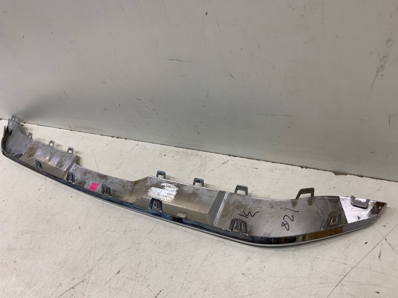 Молдинг заднего бампера