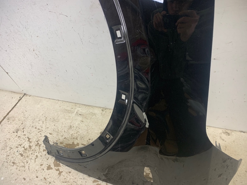 Крыло переднее левое