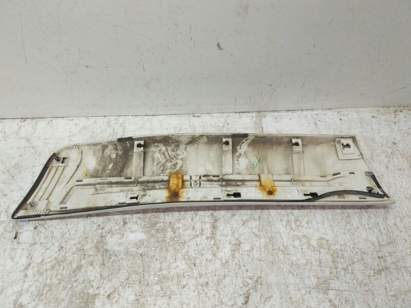 Накладка двери задней правой