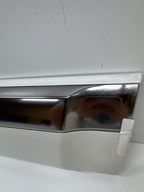 Накладка двери задней правой