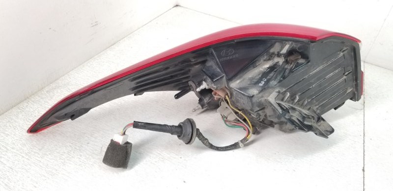 Фонарь задний правый