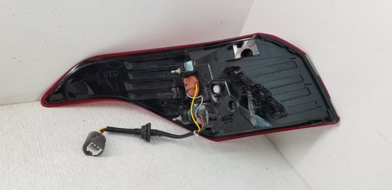 Фонарь задний правый