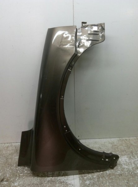 Крыло переднее правое