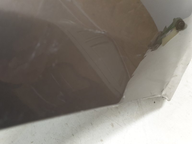 Крыло переднее правое