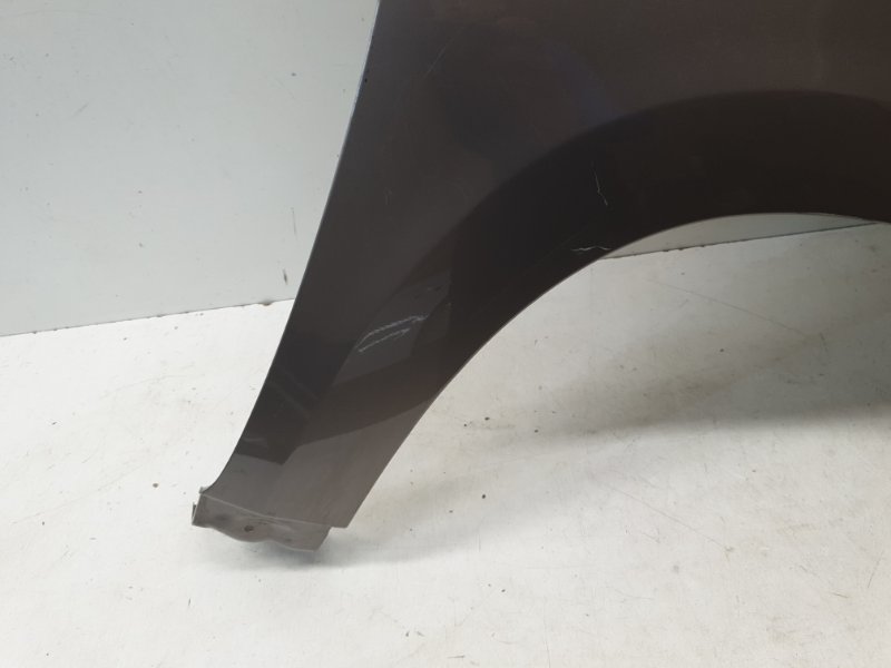 Крыло переднее правое