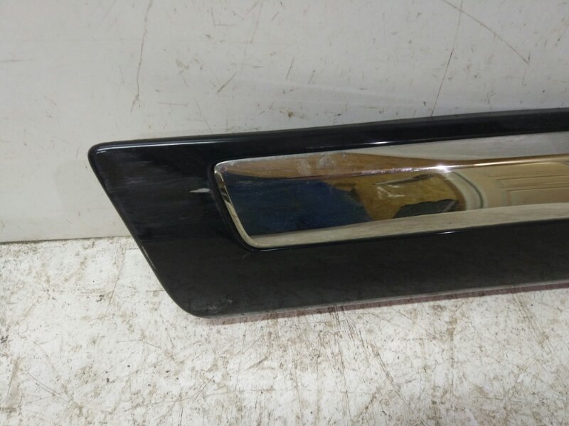 Накладка двери задней правой