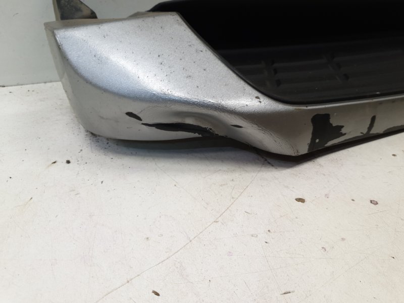 Подножка правая