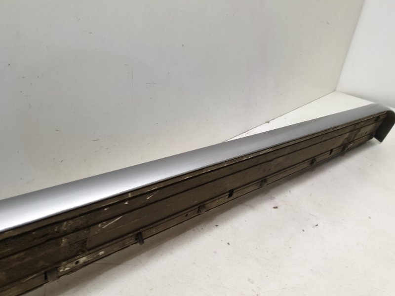 Подножка правая