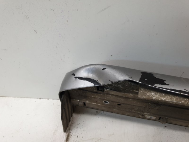 Подножка правая