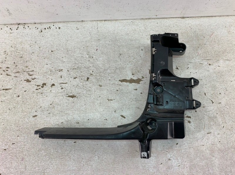 Кронштейн заднего бампера правый