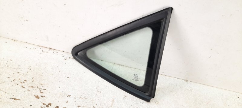 Стекло кузовное глухое правое