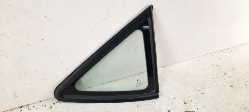 Стекло кузовное глухое правое