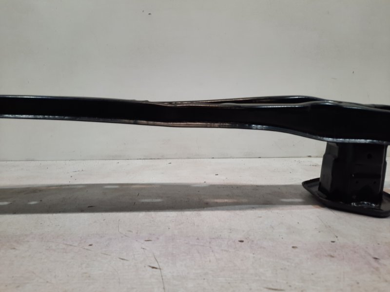 Усилитель заднего бампера