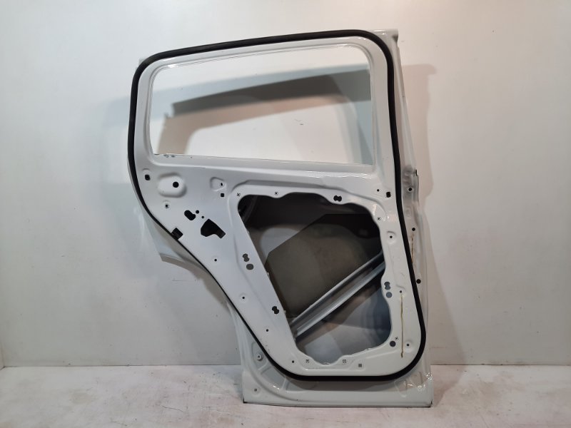 Дверь задняя левая