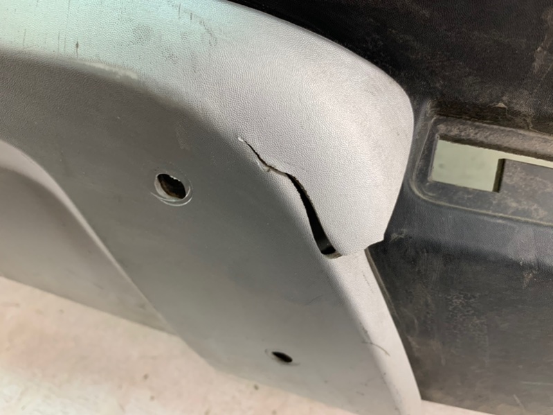 Бампер задний