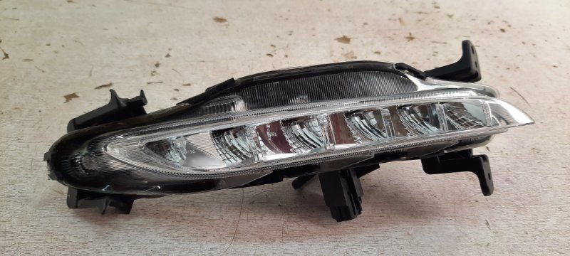 Фара противотуманная правая