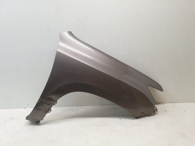 Крыло переднее правое