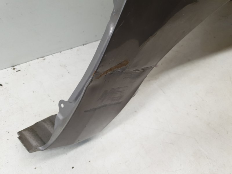 Крыло переднее правое