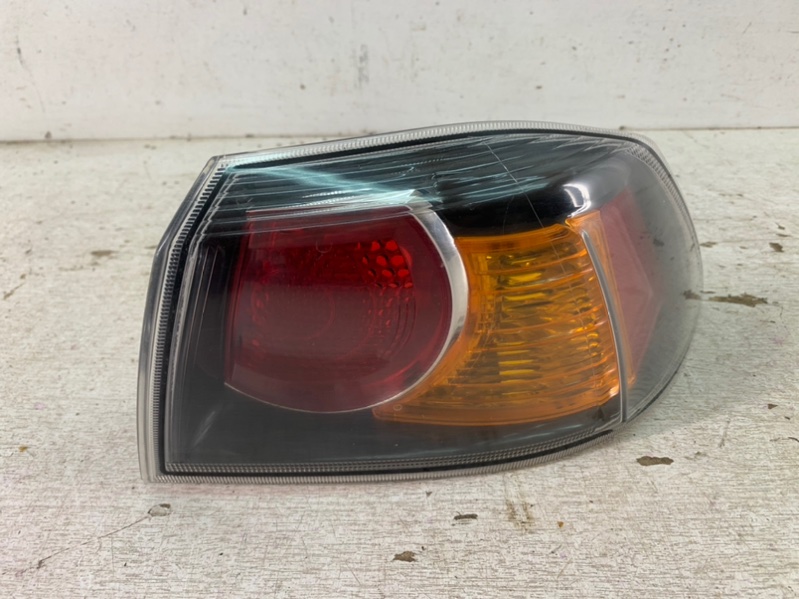 Фонарь задний правый