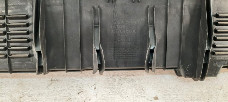 Кожух замка багажника