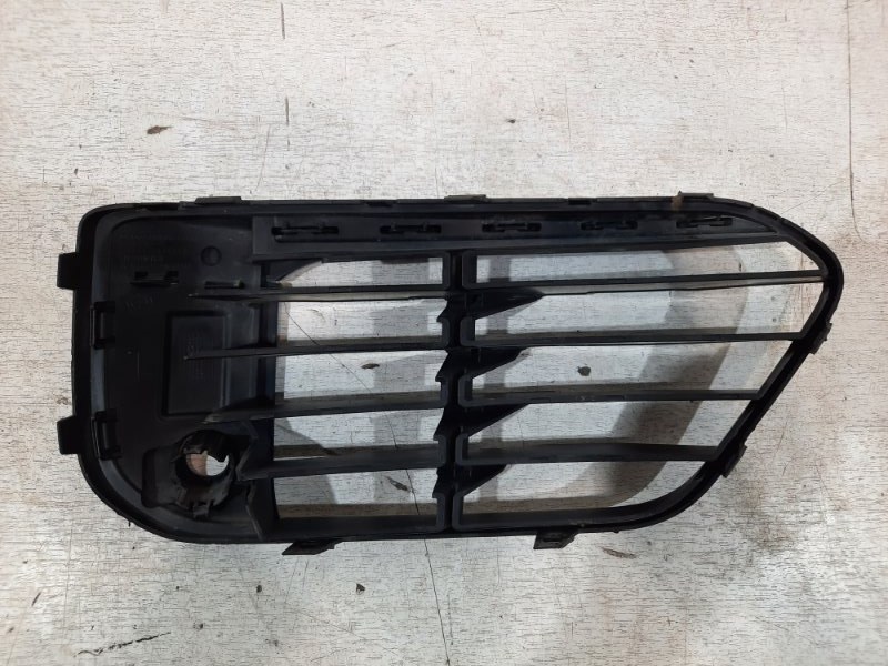 Решетка в бампер левая