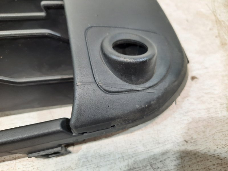 Решетка в бампер левая