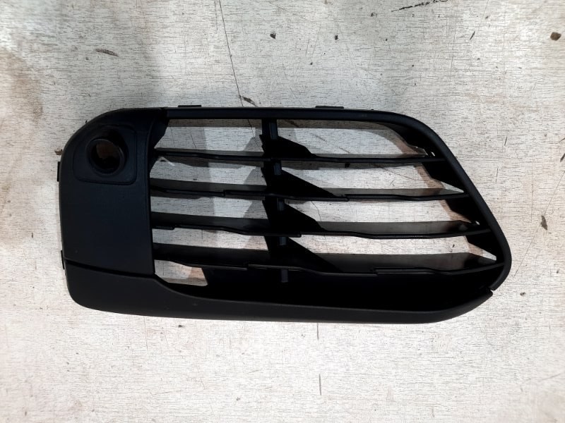 Решетка в бампер левая