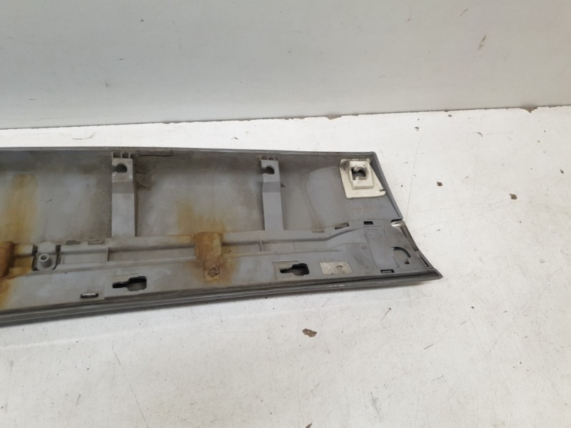 Накладка двери задней правой