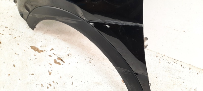 Крыло переднее левое