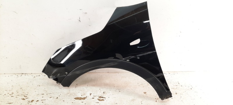 Крыло переднее левое