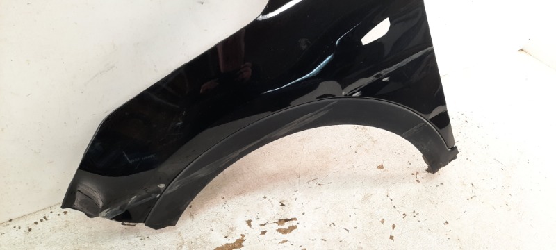 Крыло переднее левое