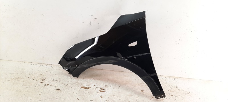 Крыло переднее левое