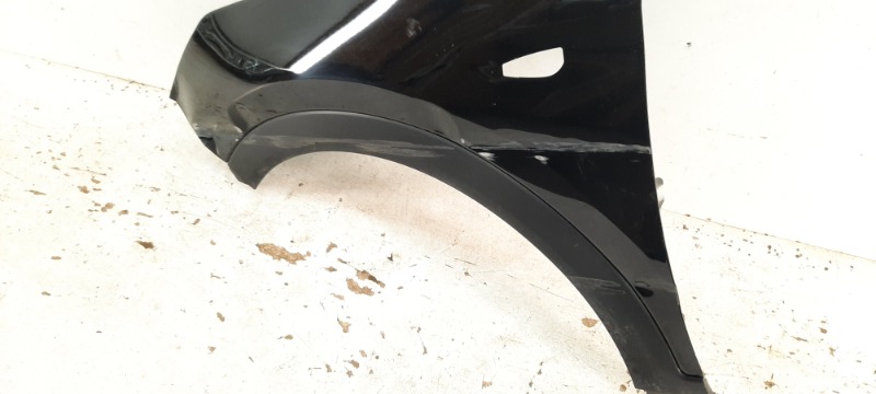 Крыло переднее левое