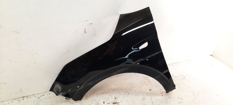 Крыло переднее левое