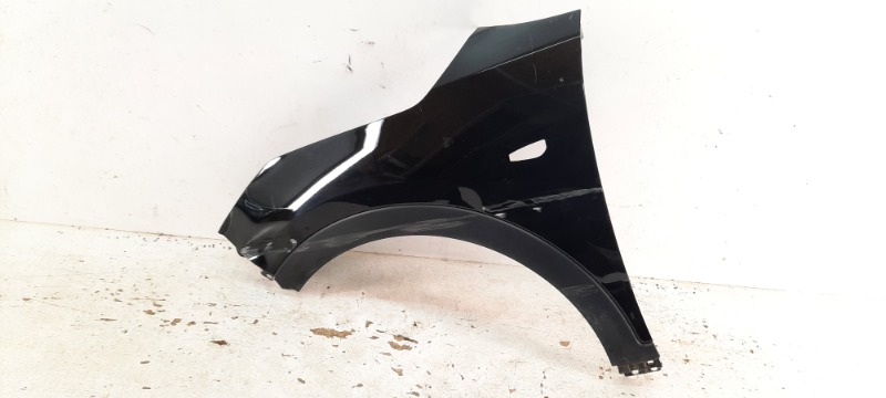 Крыло переднее левое