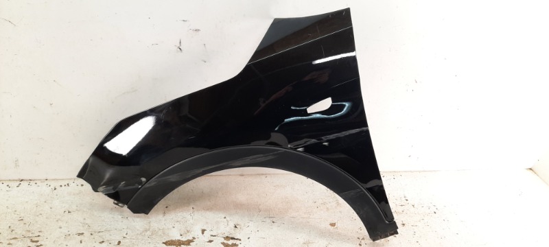 Крыло переднее левое